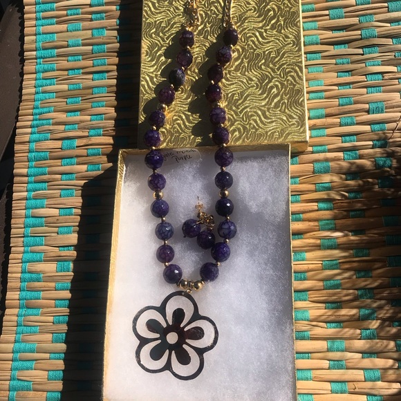 Purple agate Boutique Necklace and Earring Set - Picture 2 of 3